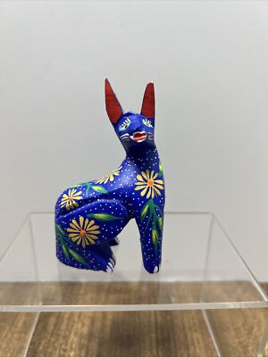 Joaquin Hernandez Vasques Hand Crafted Hand painted Small wooden Cat