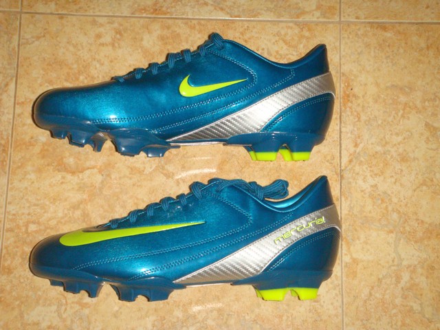 green nike mercurial football boots