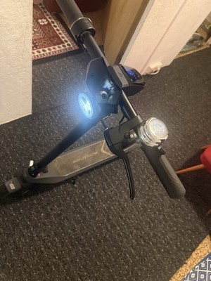 Es kann 40 km mit seinen Papieren zurücklegen; sein Preis beträgt 350  .
