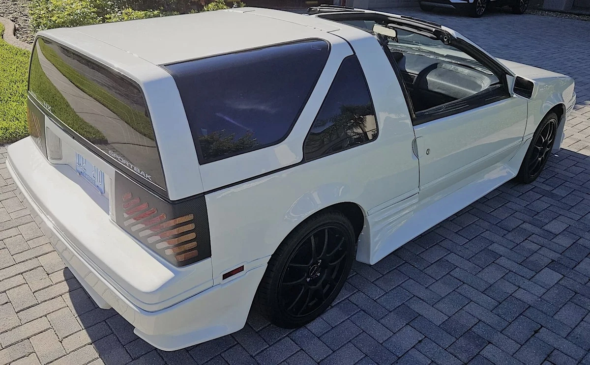 Nissan Pulsar NX: Swiss Army Car