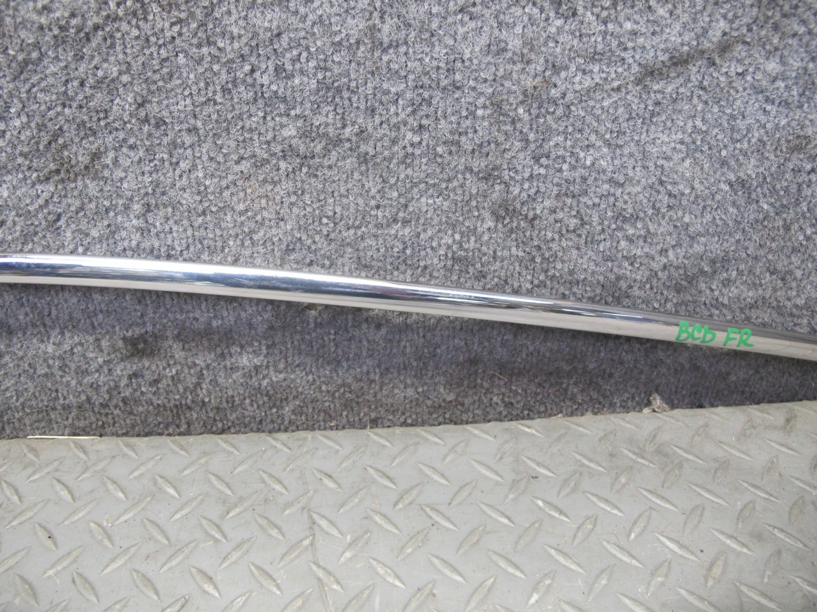 2006-2012 BENTLEY FLYING SPUR FRONT RIGHT DOOR WINDOW CHROME TRIM MOLDING SET