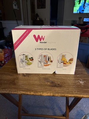 WONDER veg slicer / used ONE time - perfect condition   THREE DIFFERENT BLADES