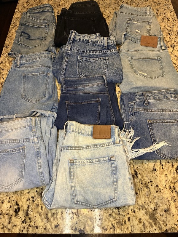 Ladies Juniors Sizes 2/4/6 Lot of 8 Jeans + 2 shorts, Aero, SHEIN, AE, Others
