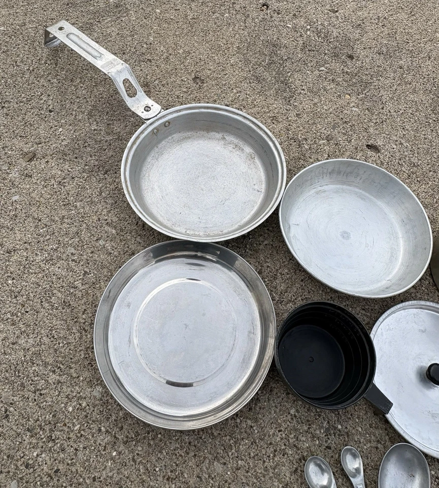 De colección Palco Mess Kit Aluminio Sartén Tapa Taza Plato Cucharas Medidoras Foto 4 de 4