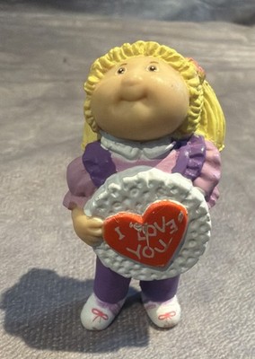 Vintage Cabbage Patch Kids Miniature Figure Girl Heart I Love You Flowers
