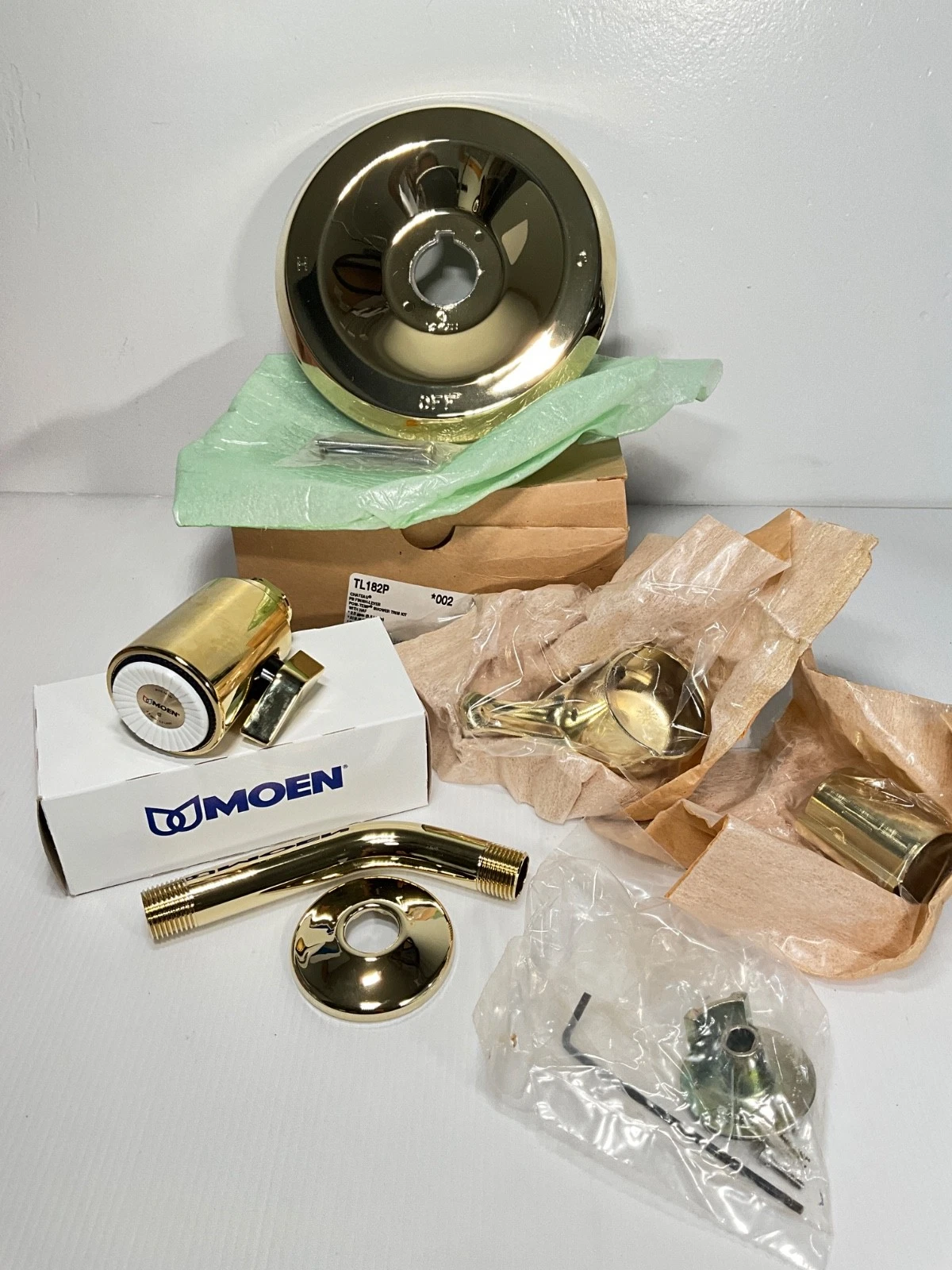 Moen CHATEAU Handle & Shower Head Trim Kit Polished Brass TL182P *002
Opens in a new window or tab