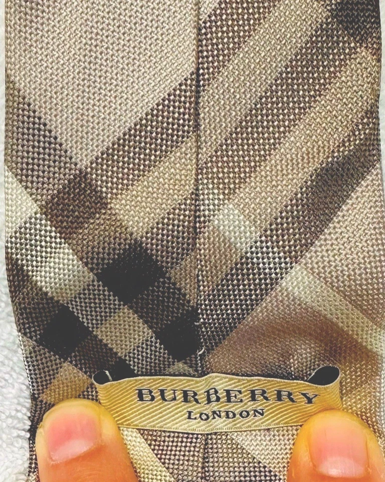 "Corbata de seda Burberry London para hombre a cuadros Nova rayas beige 3"" de ancho hecha en Italia" Foto 2 de 4
