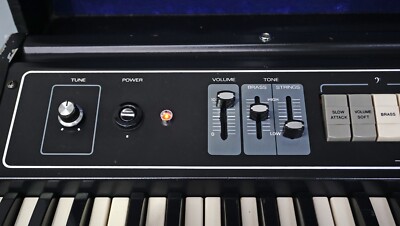 Roland RS-202 70s Vintage Strings & Brass Polyphonic Synthesiser