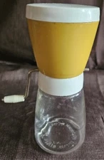 Vintage 1970s Federal Houseware Handcrank Chopper