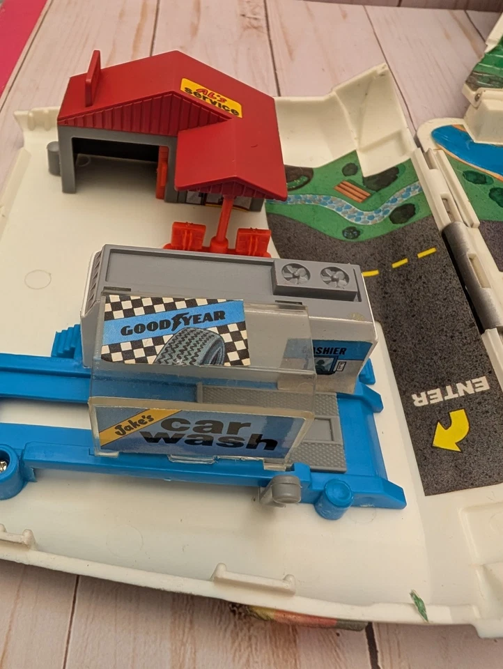 1991 Micro Machines SUPER VAN CITY Fold Out Playset Galoob Camper RV - Image 4 of 4