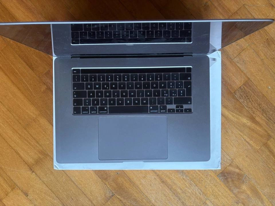 Apple MacBook Pro 16" 2020 · i7 · 16GB · 512GB, foto 4 di 5