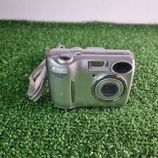 NIKON Coolpix 5600 5.1MP Digital Camera in Silver - Tested VGC