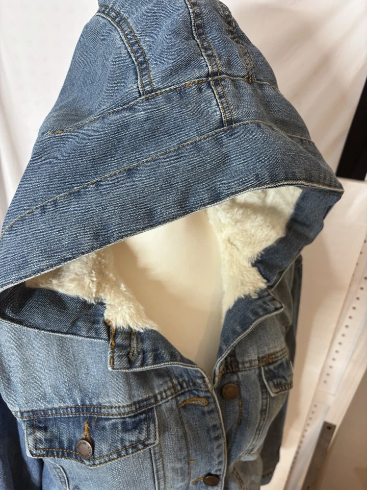 Джинсовая куртка Cisono с капюшоном из искусственного меха подкладка средний синий укороченный искусственно состаренный! - Изображение 3 из 4