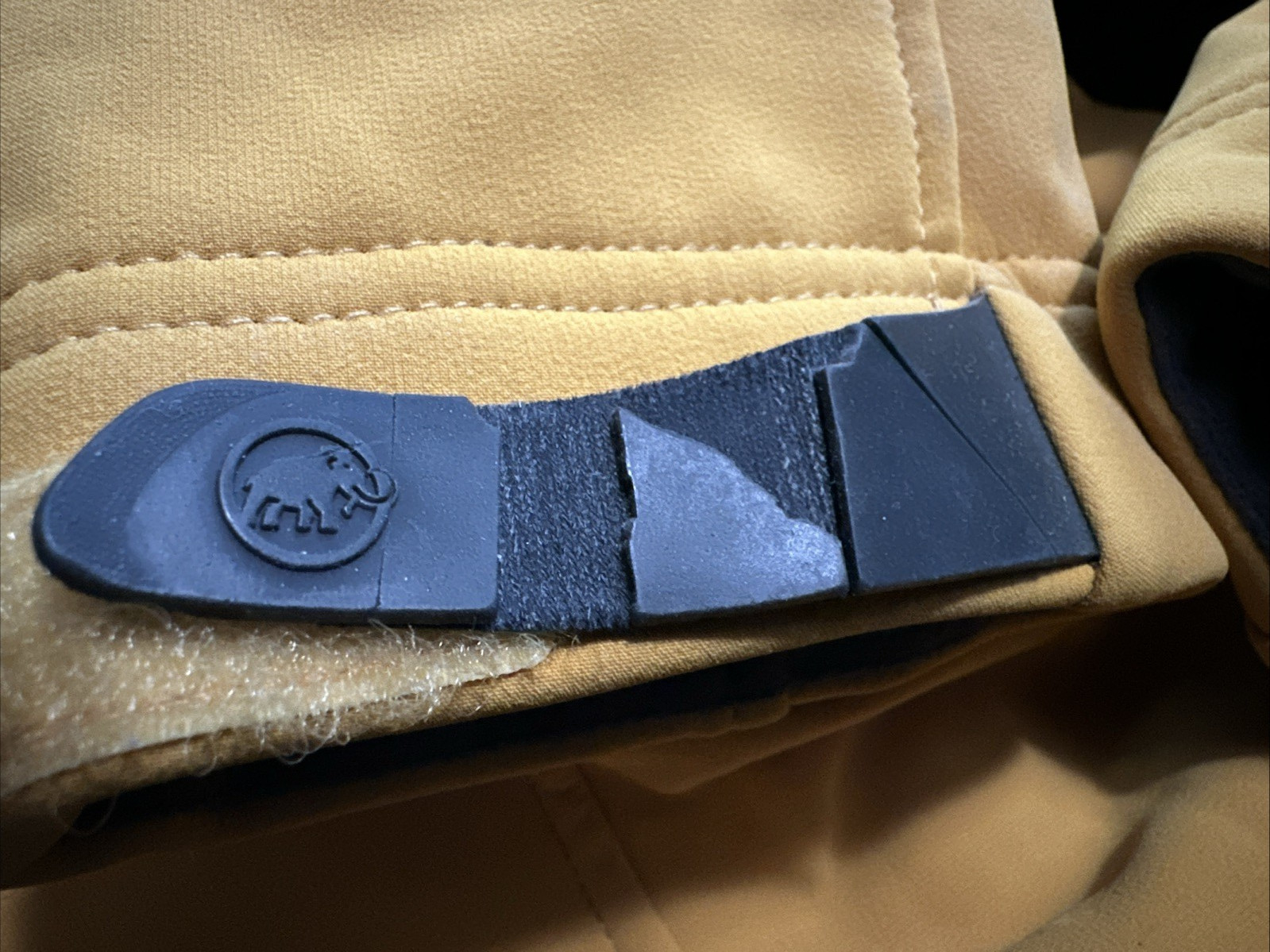 MAMMUT Ultimate INUIT Softshell Wind Stopper Hood… - image 14