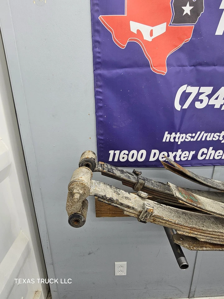 Muelles de hoja traseros Ford F250 F350 Super Duty 2011-2016 con sobrecargas superiores dobles  Foto 3 de 4