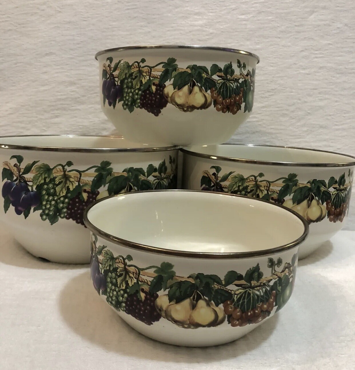 Tabletops unlimited vitroceramic 4 Nesting bowl set Kensington Garden