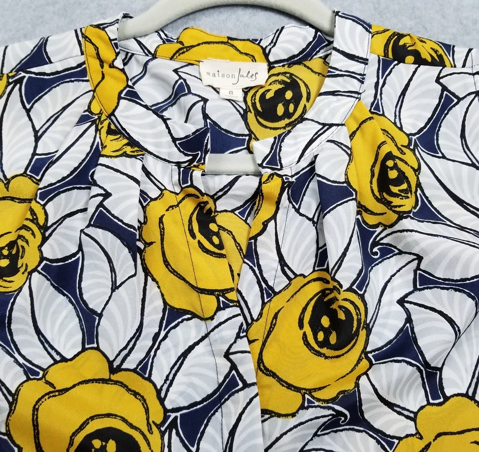 Camiseta sin mangas Maison Jules para mujer pequeña amarilla azul gris floral sin mangas con botones Foto 2 de 4