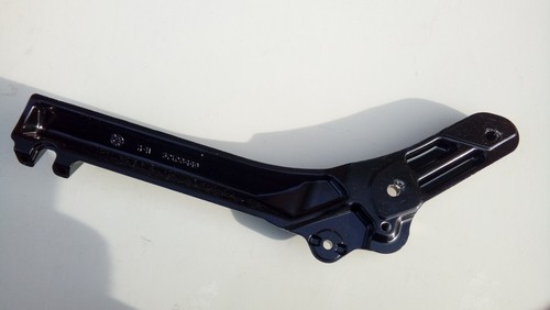 HARLEY DAVIDSON FXBBS, FXLRS, FXLRST SOFTAIL EXHAUST MOUNTING BRACKET 65500109 - Picture 2 of 3