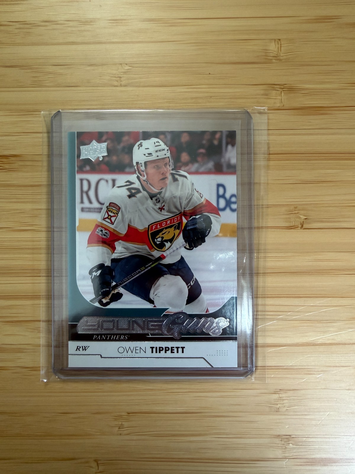 2017-18 Upper Deck - Young Guns Owen Tippett #469 (RC) Florida Panthers