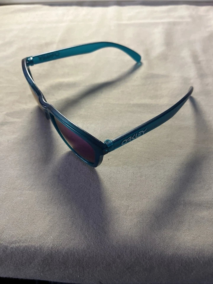Oakley Frogskins Sunglasses W/ Carrying Bag & Case - Image 2 of 4