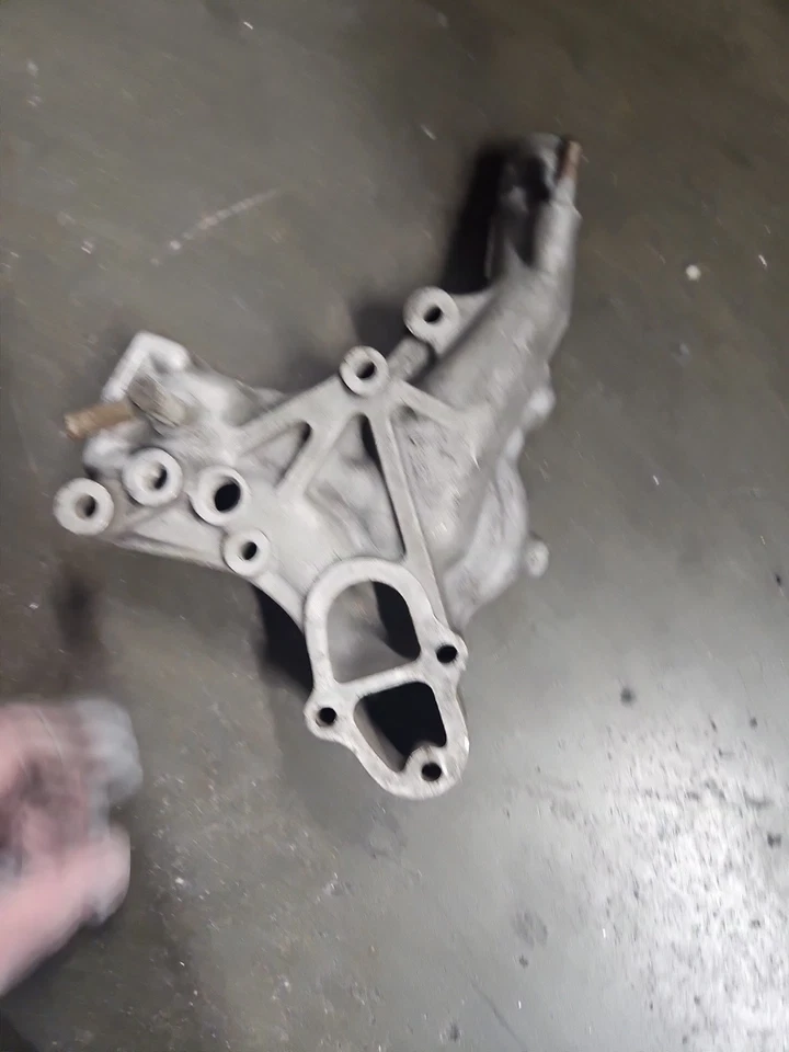 Mazda RX7 1989 carcasa de bomba de agua Foto 4 de 4