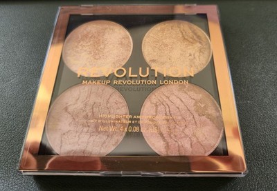 Revolution Highlighter And Bronzer Kit 4 Parts 2.2gramm