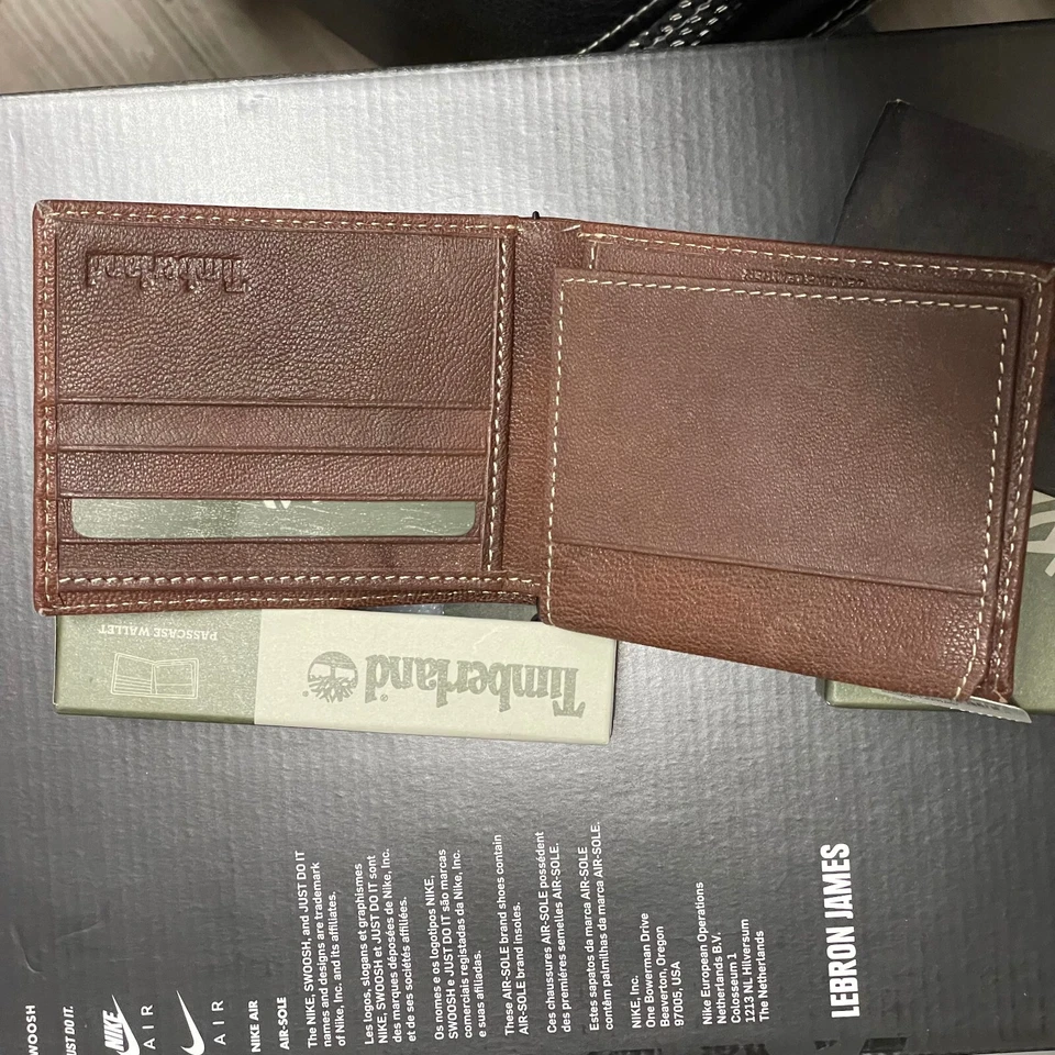 Men's TIMBERLAND Brand Brown LEATHER PASSCASE BiFold Wallet - $55 MSRP - Image 3 of 4