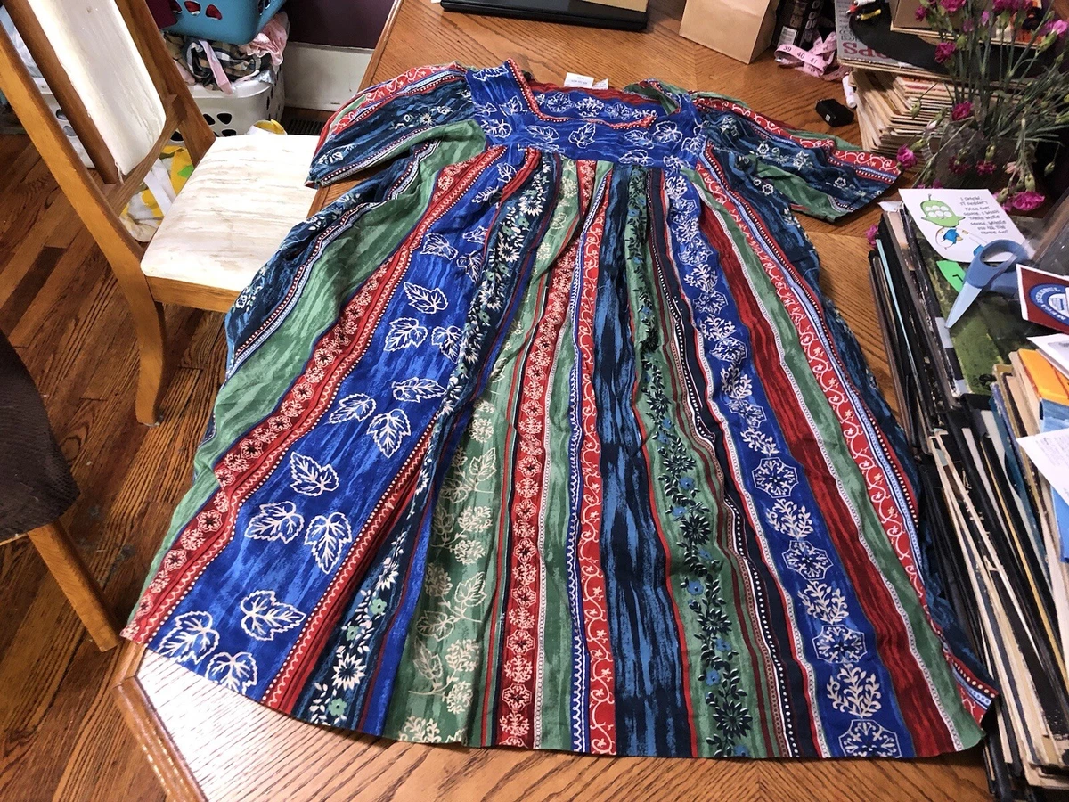 The Vermont Country Store Multicolored MuuMuu Size L pockets 100 cotton