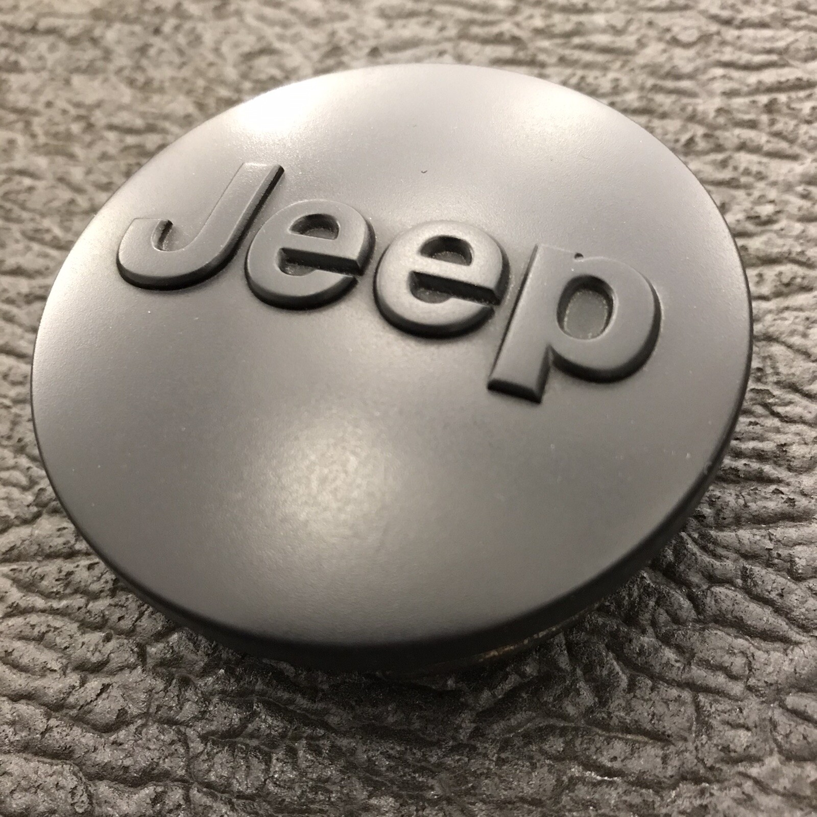 SINGLE CENTER CAP JEEP CHEROKEE COMPASS 20142021 OEM MATTE BLACK