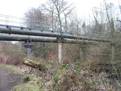 Foto 12x8 Flussbrücke [6] Risca Diese Brücke trägt nur Rohre und eine c2010