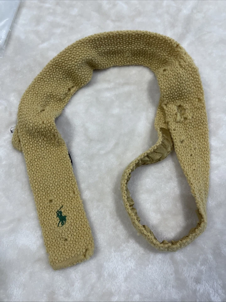 Gravata de malha POLO vintage masculina 100% lã 48" ITÁLIA amarela sólida com logotipo polo verde - Imagem 2 de 4