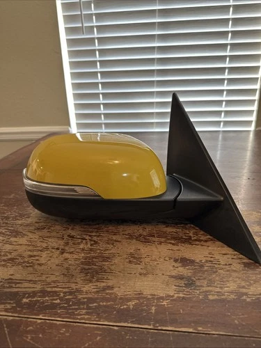 2014-2019 KIA SOUL Right Passenger  SIDE Door Mirror In Mustard Color OEM. U