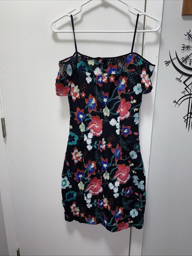 GUESS Black Floral Cold Shoulder Lace & Embroidered Mini Sheath Fitted Dress 6 - Picture 9 of 11