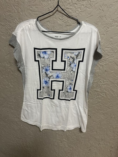 Women’s Hurley White And Grey Floral Graphic Tee PN 1843