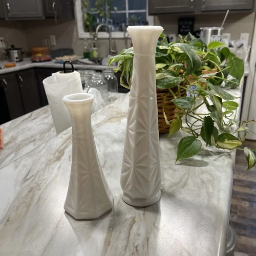 Vintage set of 2 Milk Glass Bud Vases In Starburst Pattern one 6in and one 9in