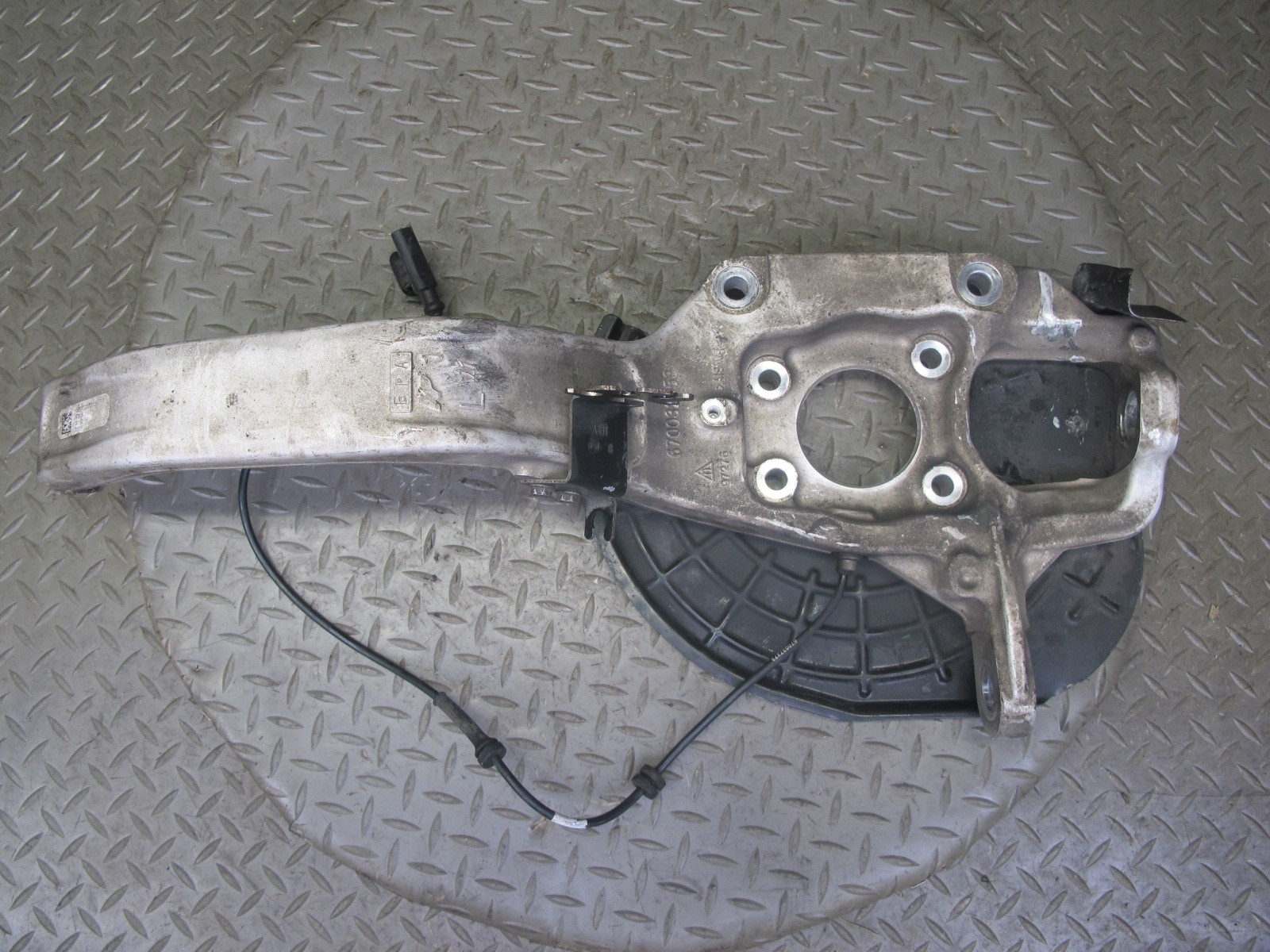 2017-2020 MASERATI LEVANTE M161 AWD FRONT LEFT DRIVER SIDE SPINDLE KNUCKLE