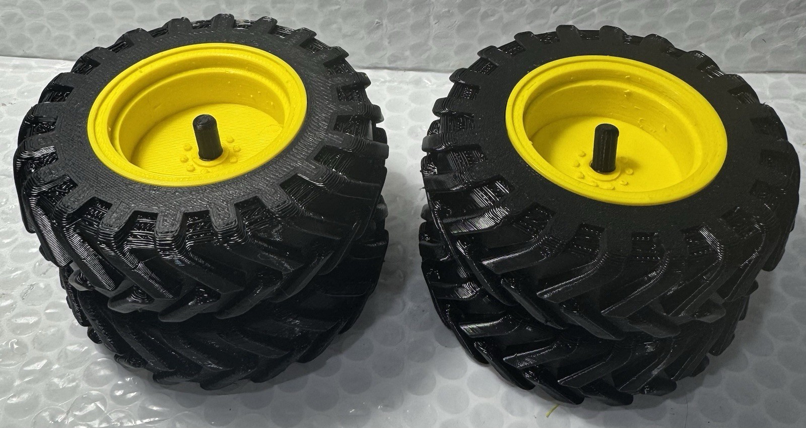 John Deere  720 730 3010 3020 4010 4020 4430 4440 8630 8640Custom Rims And Tires