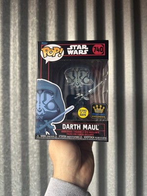 Funko Pop Specialty Series Glow In The Dark Darth Maul #740 and Pop Protector 