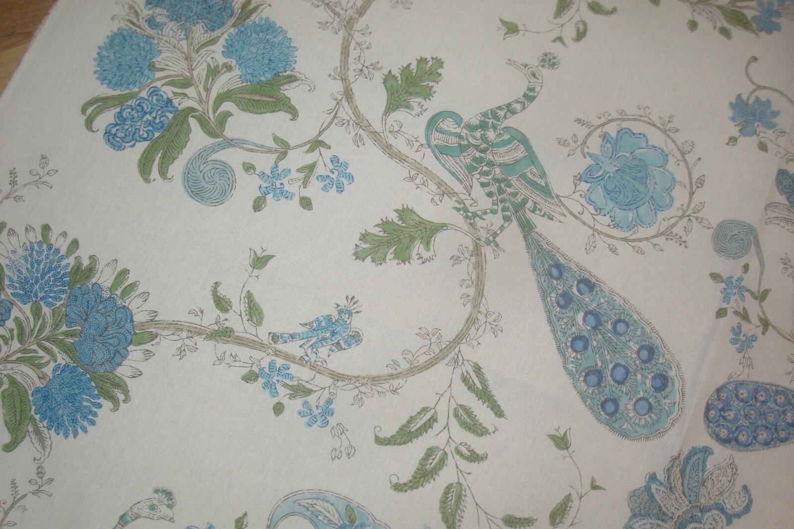 2.27 Yds Nina Campbell Fabric Parvani Peacock print Linen Upholstery