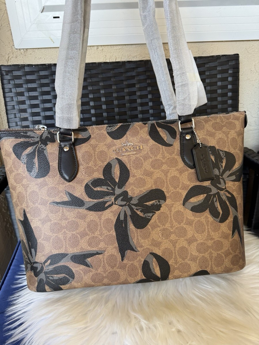 NWT Coach Gallery Tote Bag In Signature Canvas With Bow Print