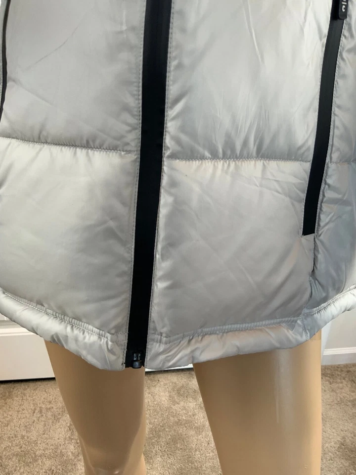 NWT Kenneth Cole Womens Puffer Jacket Hooded Size XS Silver Gorpcore Outdoor Ski - Image 4 of 4