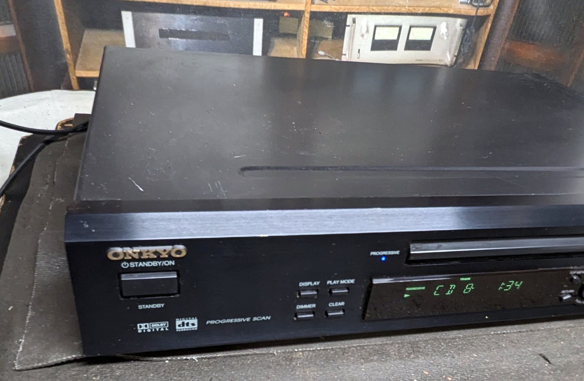 ONKYO. DV-SP502 オンキョー　スーパーオーディオCD &DVD Onkyo DV-SP502 DVD Player – Progressive Scan DVD/CD Playback