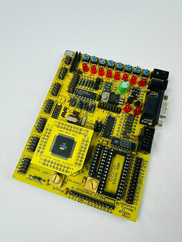 Atmel STK300 AVR Development Board for 64-pin Mounted Microcontrollers - Image 3 of 4