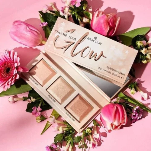 Essence Highlighter Palette Perfect Glow for Radiant Luminous & Flawless Skin - Image 3 of 4