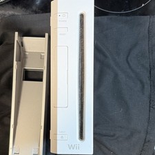 Nintendo Wii Console Bundle White with 2 Remotes, 2 Nunchucks , no power cord
