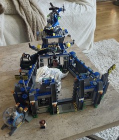 LEGO Jurassic World: Indominus Rex Breakout (75919) 99% Complete w/ Box