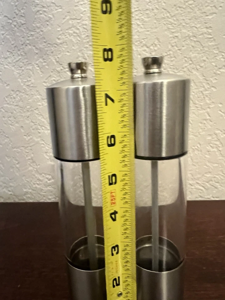 Cole & Mason England 8" Salt and Pepper Mill Set Acrylic And Stainless Steel - Image 4 of 4