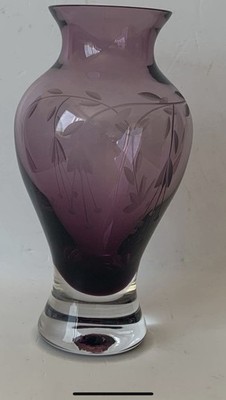 Vintage Caithness Amethyst Kunstglas Konzert Rose Vase lila gerippt geringelt UK
