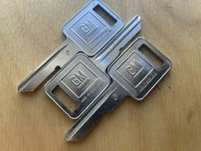 GM B50 / P1098C “C” Key Blanks. Lot of Three(3) OEM Keys. “MARK OF EXCELLENCE”