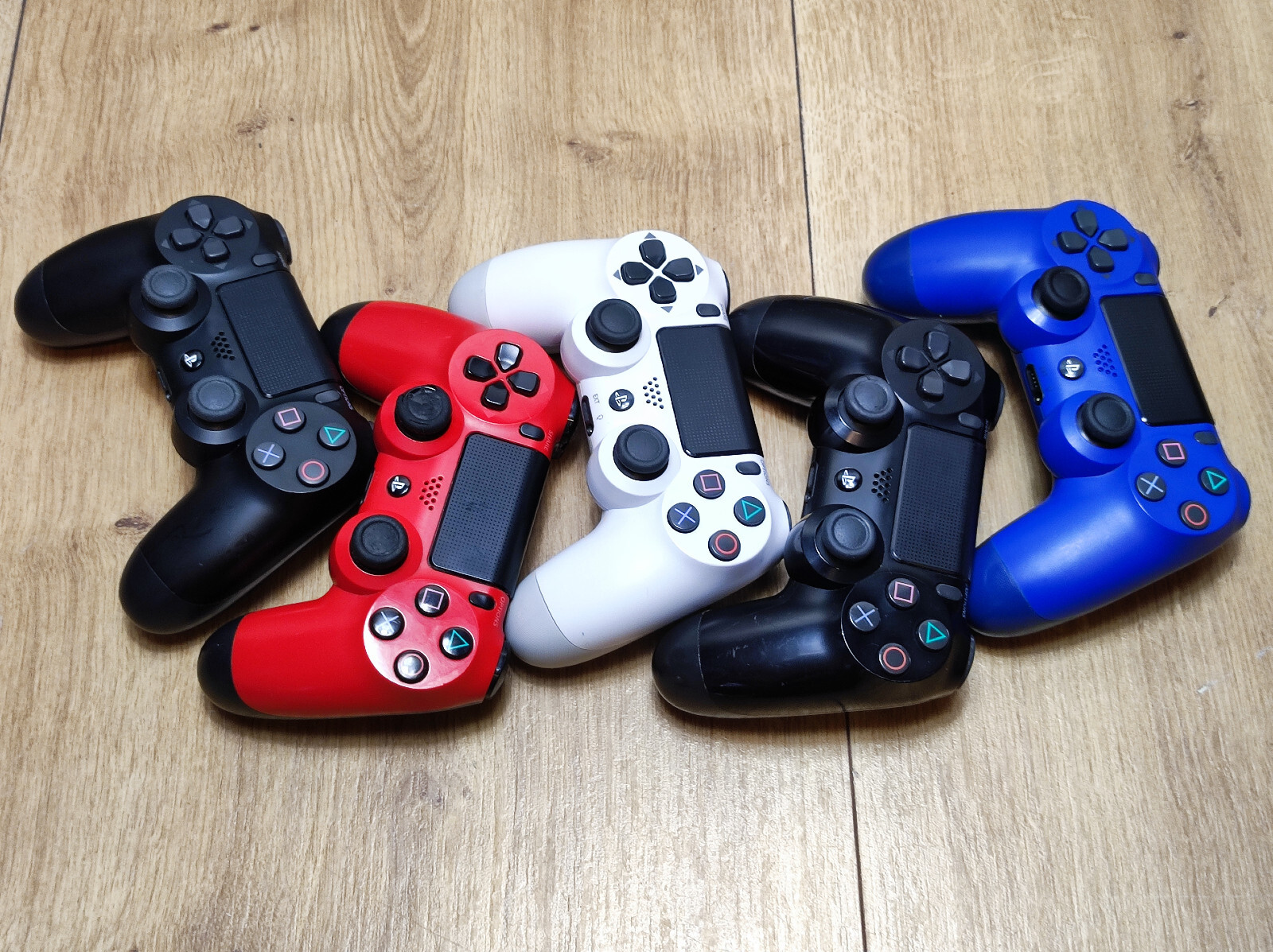 Posten 5 Stück Sony PS4 Wireless Controller DualShock defekt Konvolut